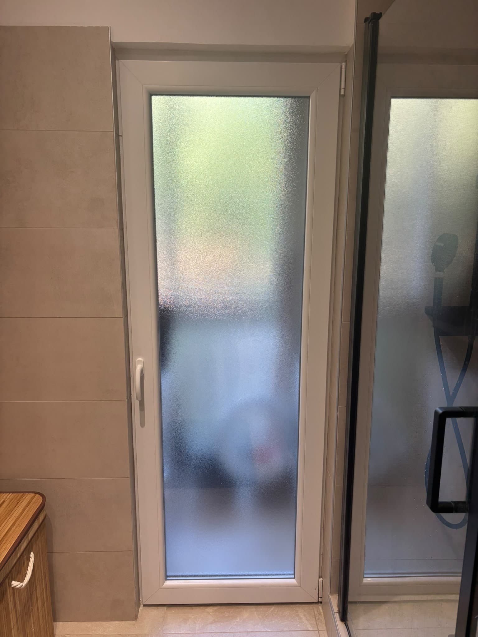 Nouvelle porte en PVC posée par AS Menuiserie